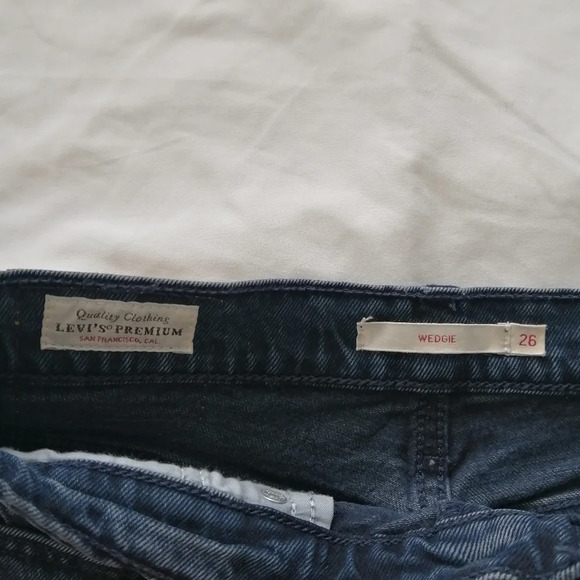 Levi's Wedgie Icon Premium Jeans in "Black & Blue" Wash High Rise Tapered Leg 26 - Picture 11 of 16